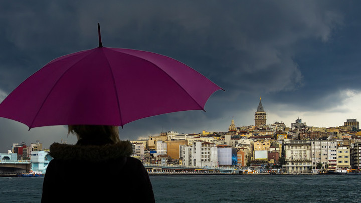 Son Dakika! İstanbul’a Sarı Kodlu Uyarı: Şiddetli Yağış ve Su Baskınları İhtimali