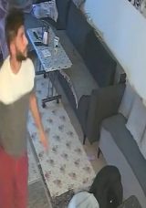 SON DAKİKA&hellip; Balıkesir Sındırgı 6,1 ile sarsıldı: Depreme uykuda yakalanan gencin panik anları kamerada!