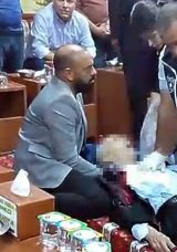 SON DAKİKA&hellip; İstanbul Bah&ccedil;elievler'deki sıra gecesinde &uuml;z&uuml;c&uuml; olay: 71 yaşındaki adam aniden yere d&uuml;şt&uuml;&hellip;