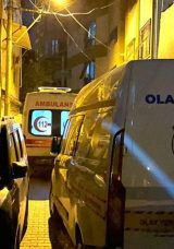 SON DAKİKA&hellip; İzmir Bornova'da Şok Edici Olay: 70 Yaşındaki Adam Kanser Hastası Eşini Yatakta Hayatını Kaybettirdi!