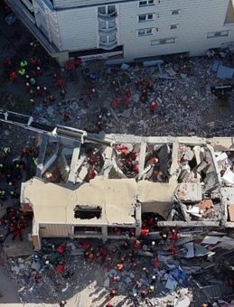 SON DAKİKA… O binanın çökmeden 24 saat önceki görüntüsü ortaya çıktı: Kaldırımda çökme, kolonlarda çatlak!