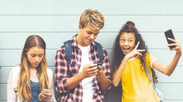 Sosyal Medya Ağlarından Geri Adım