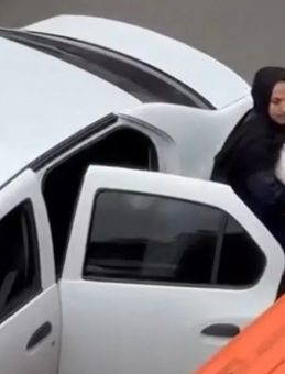 Sultanbeyli'de Şoke Eden Olay: Takip Ettiği Araçta Kadınları Darbetti!
