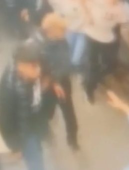 Sultangazi'de Sokak Ortasında Bıçaklı Kavga: 2 Grup Çocuk! 3 Yaralı
