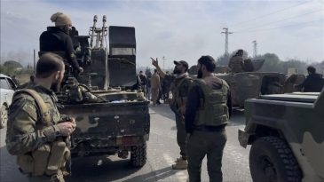 Suriye Savunma Bakanlığı'na ait otob&uuml;se bombalı saldırı: 4 kişi hayatını kaybetti