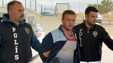 Tekirdağ'da Anne ve Babasını &Ouml;ld&uuml;r&uuml;p &Uuml;&ccedil; Akrabasını Yaralayan Gencin Cezası Belli Oldu