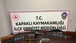 Tekirdağ'da Evde Büyük Silah Bulundu! Tabanca ve Av Tüfekleri Ele Geçirildi