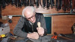 Teknolojinin Yükselişine Rağmen Ayakta Kalıyorlar! Güneydoğu Anadolu'da Benzerini Bulmak Zor: Gelir Belirsiz Ama Hayat Mücadelesi Devam Ediyor