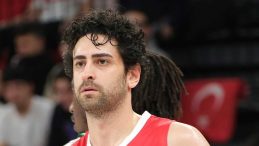 TOFAŞ, milli basketbolcu Furkan Korkmaz'ı kadrosuna kattı