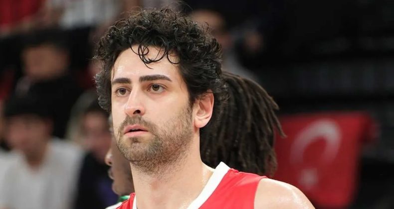 TOFAŞ, milli basketbolcu Furkan Korkmaz'ı kadrosuna kattı