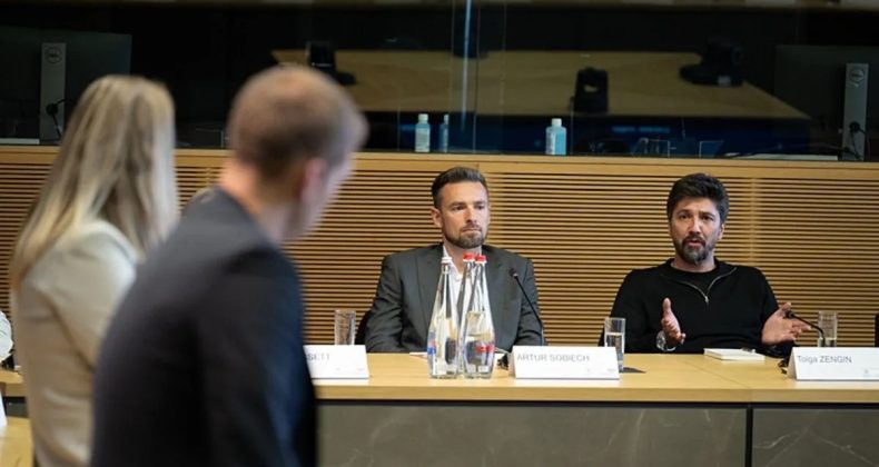 Tolga Zengin ve C&uuml;neyt &Ccedil;akır, UEFA MIP'e Katıldılar