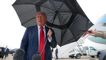 Trump, Mısır'da D&uuml;zenlenen Zirve İ&ccedil;in Beyaz Saray'dan Hareket Etti