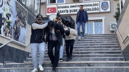 Turistlere Yardım Bahane İle Dolandırıcılık: Üç Şüpheli Yakalandı