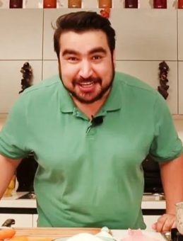 Türev Uludağ Kimdir? Yaşı ve Nereli Olduğu Hakkında Bilgiler