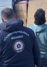 T&uuml;rkiye G&ouml;&ccedil;le M&uuml;cadelede Kararlılığını Koruyor: Kırşehir&rsquo;de 8 Ka&ccedil;ak G&ouml;&ccedil;men Yakalandı