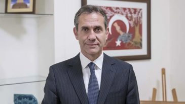 T&uuml;rkiye-L&uuml;bnan Diplomasi Trafiği: B&uuml;y&uuml;kel&ccedil;i L&uuml;tem, Başbakan Selam ile Bir Araya Geldi