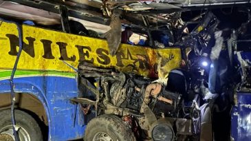 Uganda&rsquo;da Trafik Faciası: Anlık Dikkatsizlik 63 Hayatın Son Bulmasına Neden Oldu