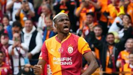 Victor Osimhen, Okan Buruk'u Eşitledi