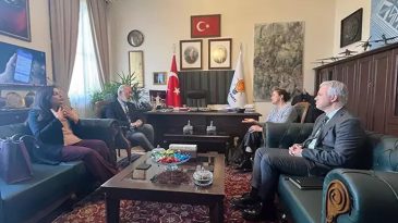 Yasemin Minguzzi, TBMM'de Siyasi Partileri Ziyaret Etti