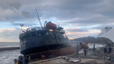 Yemen A&ccedil;ıklarında Tanker Faciası: Kamerun Bandıralı Gemide Patlama!