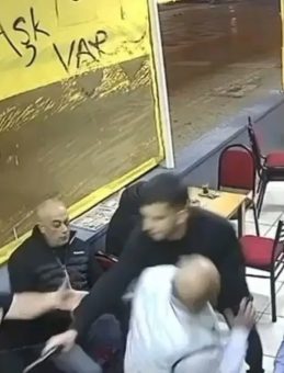 Yer Kocaeli! Çay Ocağında Silahlı Saldırı: Dehşet Anları Kamerada!