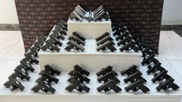 Yolcu Otobüsünde 55 Ruhsatsız Tabanca Ele Geçirildi