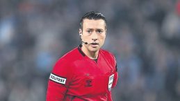 Zorbay fanus içinde korunmuştu! Çok üzüldüm