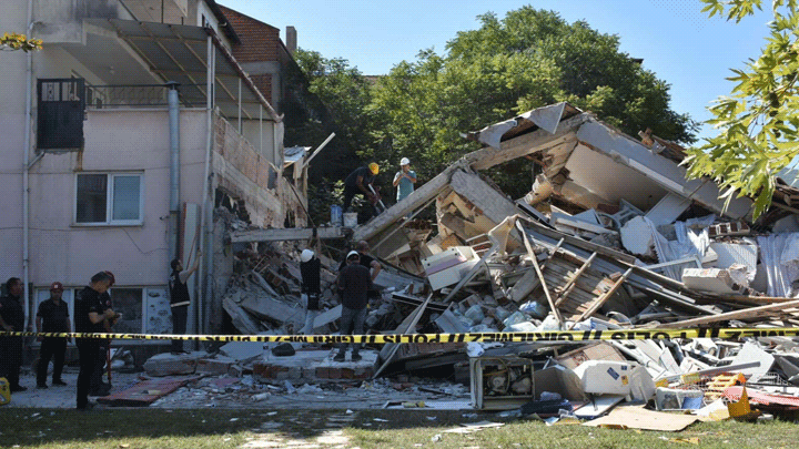 'Deprem fırtınası birkaç ay sürebilir' | Prof. Dr. Sözbilir: 10 ayda olması gereken aktivite 3 ayda oldu