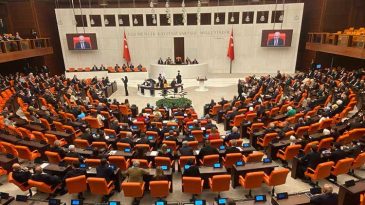 'Vakıflar Kanunu' ile 'Bazı Kanunlarda Değişiklik Yapılmasına Dair Kanun Teklifi'nin İlk Altı Maddesi Kabul Edildi