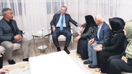 11 Şehirde B&uuml;y&uuml;k G&ouml;steri