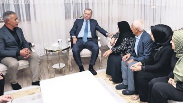 11 Şehirde B&uuml;y&uuml;k G&ouml;steri