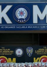 2 Bin 605 G&uuml;mr&uuml;k Ka&ccedil;ağı 'Labubu' Oyuncak Ele Ge&ccedil;irildi
