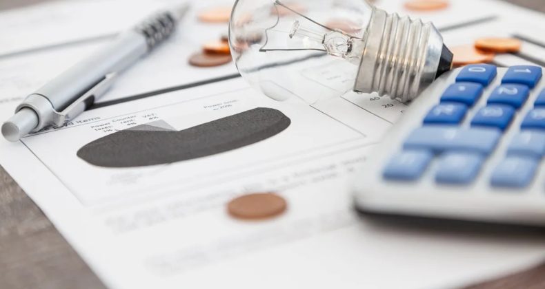 2025 Ekonomi G&uuml;ndemi: Asgari &Uuml;cret, Faiz ve Enflasyon &Uuml;zerine Beklentiler