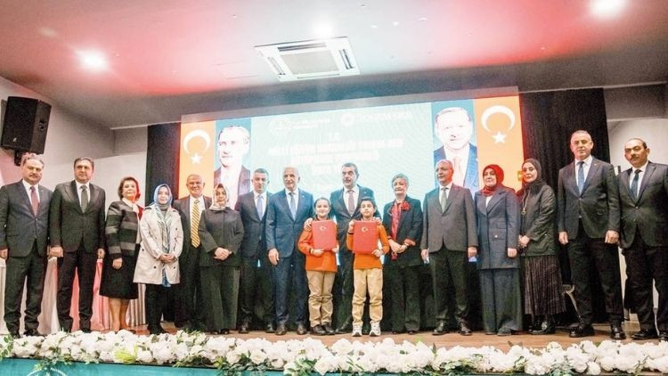 49 Okula Modern Kütüphane