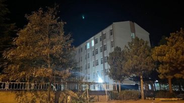 6 &Ouml;ğrenci Pastadan Sonra Hastaneye Kaldırıldı