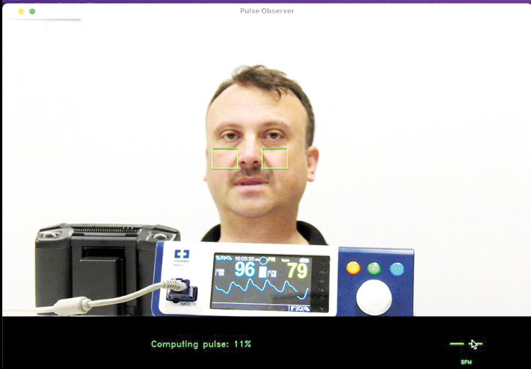 Tayfur, cihazın nabız ölçümünü uygulamalı gösterdi.