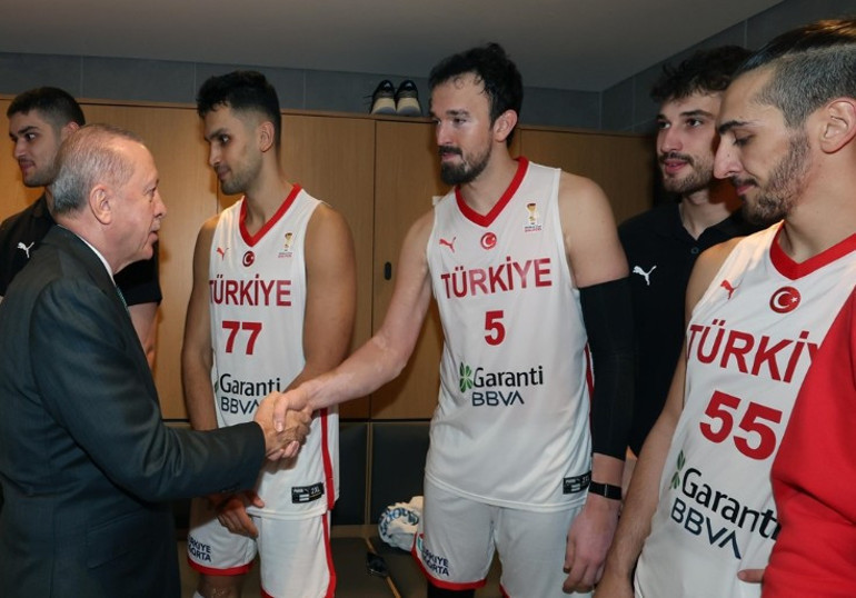 Cumhurbaşkanı Erdoğan ve Basketbol Maçı