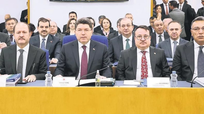 Adalet Bakanı Tun&ccedil;: Yolsuzluktan Hesap Soracak Yargı Var