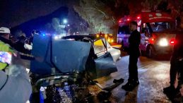 Adana'da İki Otomobil Kafa Kafaya &Ccedil;arpıştı: 7 Yaralı