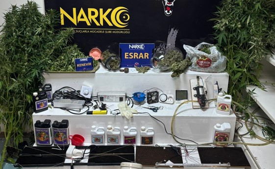 Adana'da Uyuşturucu Operasyonu: 12 Ş&uuml;pheli Tutuklandı