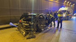 Adana’da İki Araç Kafa Kafaya Çarpıştı: 2 Ölü, 1 Yaralı!