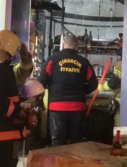 Ailesiyle Tartışan Genç, Tekel Bayisini Ateşe Verdi: 2 Yaralı