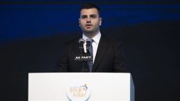 AK Parti Genel Sekreteri İnan'dan Özel'e Tepki: Ağzından Çıkan Tek Şey Nefret, Tek Sermayen Çamur!