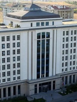 AK Parti'den İktidardaki 23. Yılına Özel "#SizBunuOkurken" Kampanyası