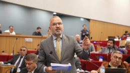 AK Partili Yıldız'dan, CHP İl Başkanı G&uuml;&ccedil;'e Hizmet Tepkisi ve Ardışık Sorular!