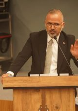 AK Partili Yıldız'dan İZBB Başkanı Tugay'a: "Siz d&ouml;nemin en &ccedil;ok bor&ccedil; &uuml;reten belediye başkanısınız"