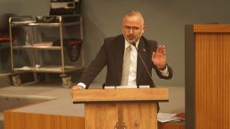 AK Partili Yıldız'dan İZBB Başkanı Tugay'a: "Siz dönemin en çok borç üreten belediye başkanısınız"