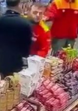 Akaryakıt İstasyonunda Şaşırtıcı Olay: Alkoll&uuml; M&uuml;şteri Personeli Darp Etti!