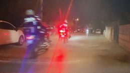 Aksaray'da Bek&ccedil;ilerin Takibinden Ka&ccedil;an Ş&uuml;pheli: Kovalamaca Anbean Kamerada!