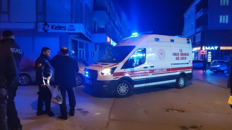 Aksaray&rsquo;da satırlı kavga; 1 ağır yaralı